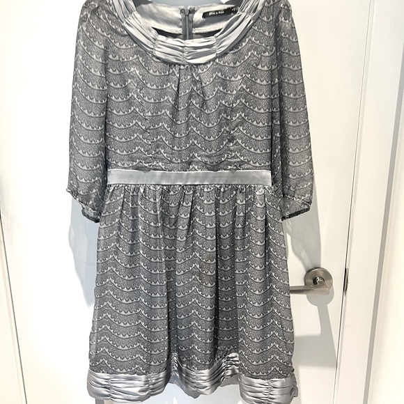 🖤 Unique & flirty dress with 3/4 sleeves & pretty satin trim & bow - Picture 7 of 17